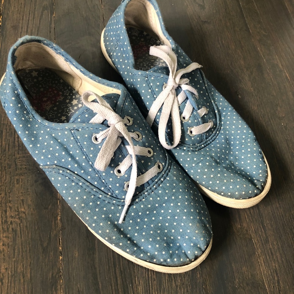 | SHOES |